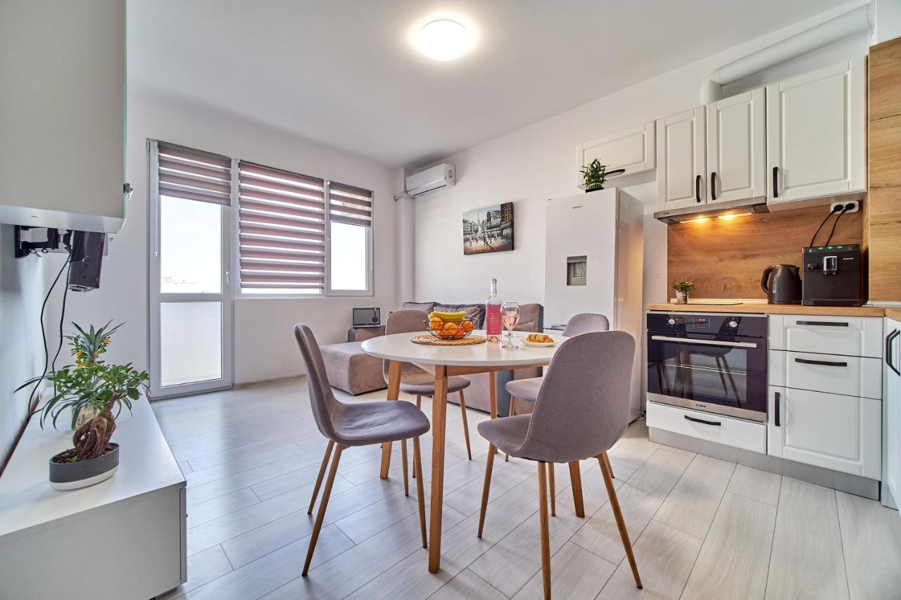 Cozy Apartment With Balcony On The Black Sea- Part Of The Family 'Vicki Apart 瓦爾納 外观 照片
