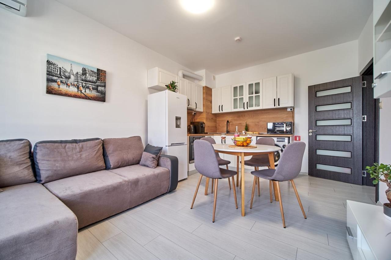 Cozy Apartment With Balcony On The Black Sea- Part Of The Family 'Vicki Apart 瓦爾納 外观 照片